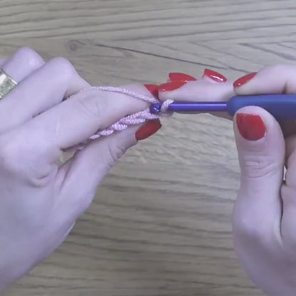 Calm Crochet Beanie – Beginner-Friendly Guide with Video Tutorial